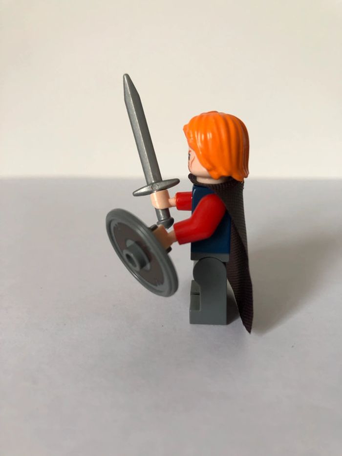 Figurine type lego lego Boromir. le seigneur des anneaux - photo numéro 2