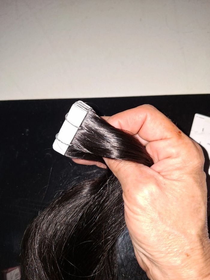 Extensions de cheveux noir Adhésif 60cm - photo numéro 4