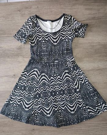 Robe Pimkie taille S noire et blanche  zébrée