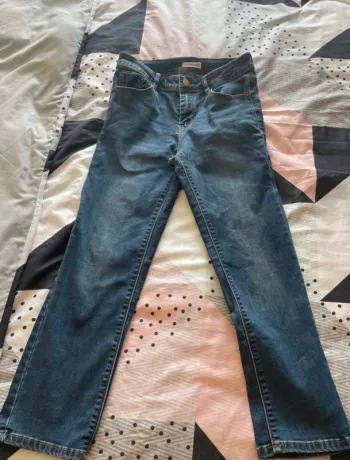 Jeans court