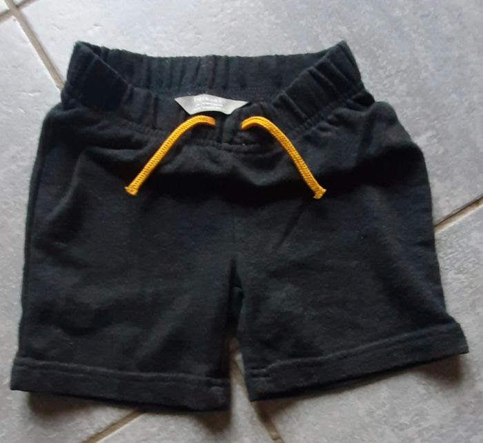 Short primark 24-36 mois