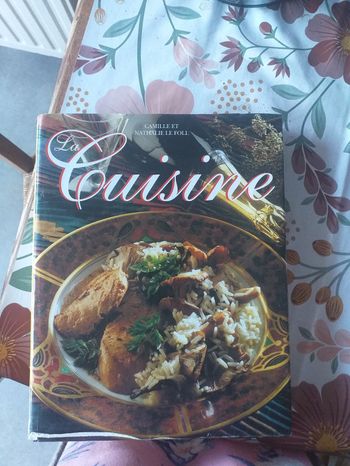 Grand livre de cuisine
