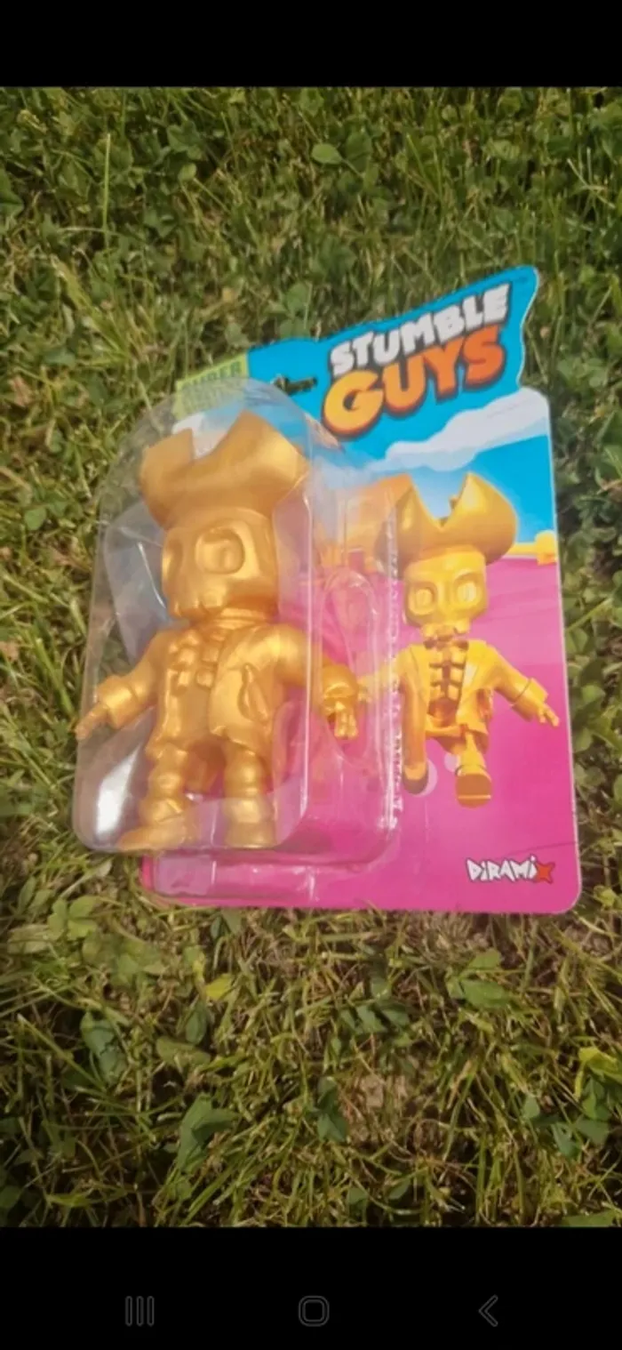 Figurine monster flex serie 2 capt goldheart stumble guys neuve avec étiquette - photo numéro 2