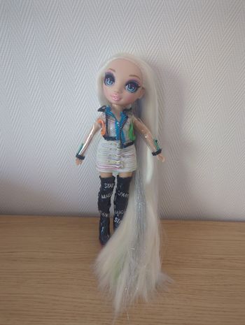 Poupée rainbow high Amaya hair studio