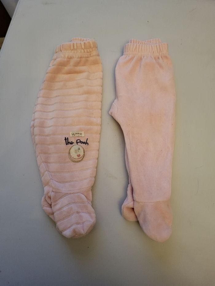 Lot de 2 bas  avec pied 6 mois