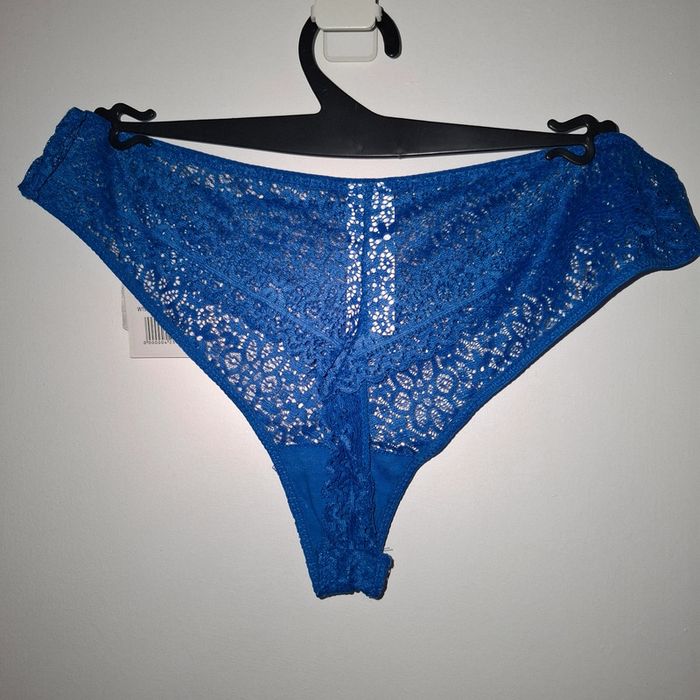 String dentelle bleu taille L - photo numéro 4