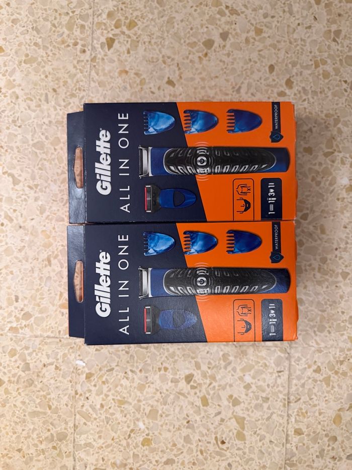 2 tondeuses GILETTE Neuf - photo numéro 2