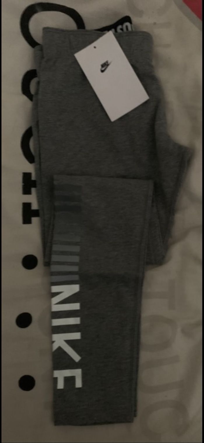 Legging gris marque nike just do it 128/137cm -8/10ans