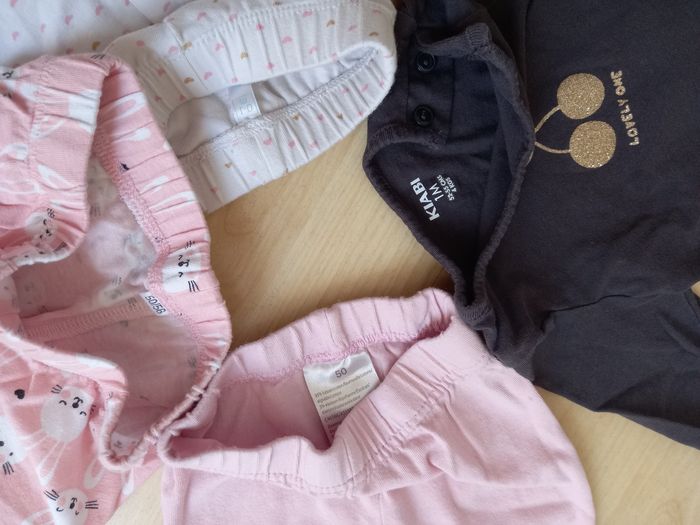 Lot de vêtements (legging, haut) 1 mois - photo numéro 2