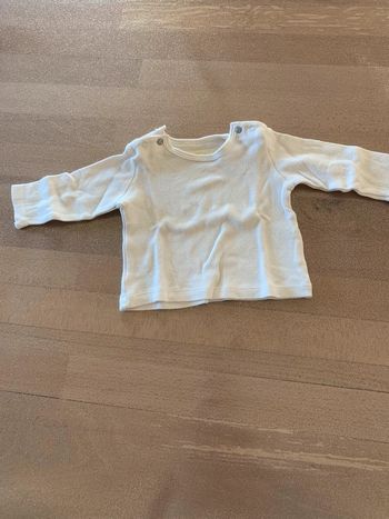 Petit haut details bouton