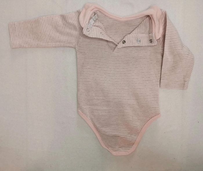 Ensemble 👣 3pieces,  pull  dpam,  pantalon  velours  okide, bodie col  claudine tao,  6mois/67cm - photo numéro 17