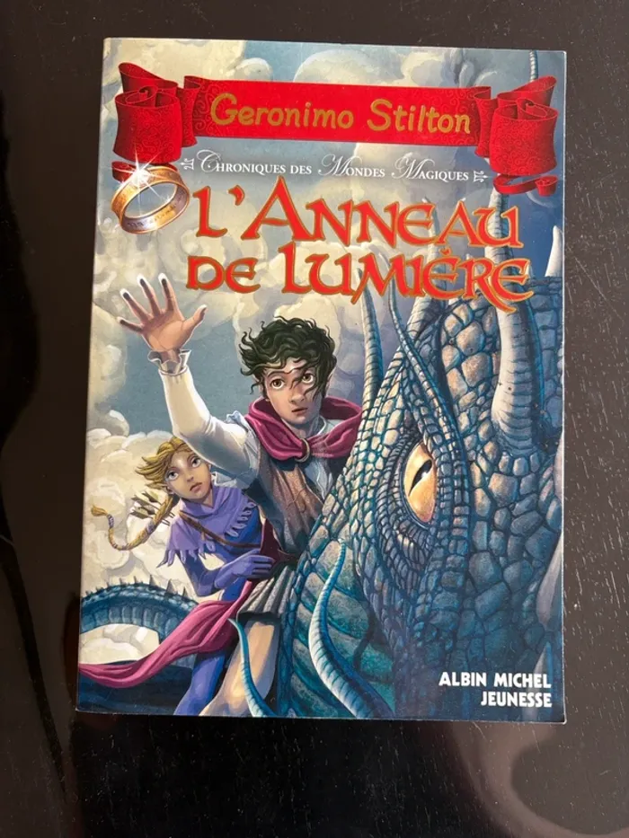 Les chroniques des mondes magiques: l'anneau de lumière