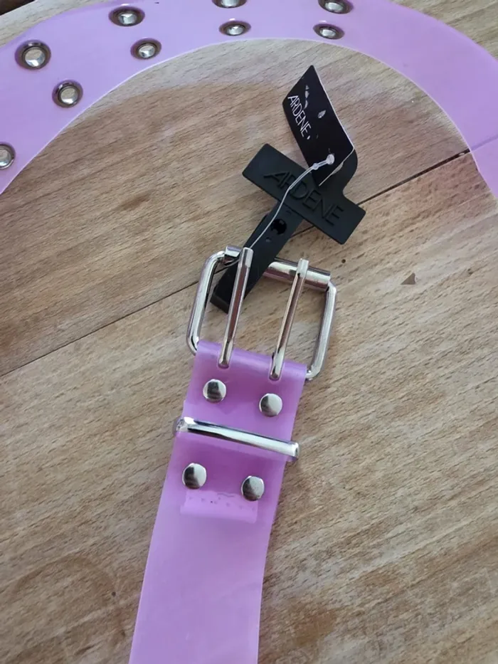 Ceinture rose à œillets – Marque Ardene – style Y2K / punk chic - photo numéro 6