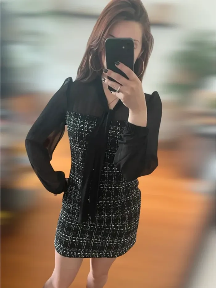 Robe élégante en tweed noir et blanc col ficelle automne