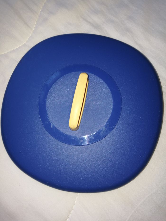 Couvercle à soupière marque Tupperware
