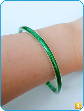 Bracelet jonc souple vert pailleté – style bracelet bouddhiste