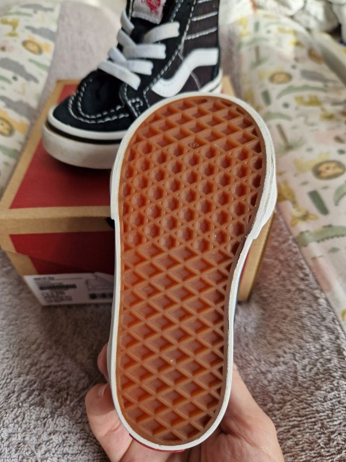 Vans montantes - photo numéro 2