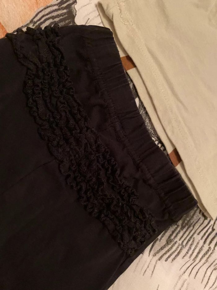 Ensemble t-shirt et pantalon à froufrou, taille 2-4 mois, sans marque. - photo numéro 4