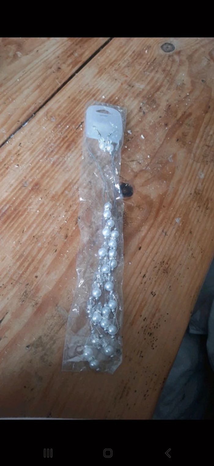 Lot collier et boucle d'oreille chic assorti