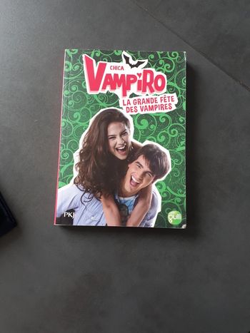 Livre Chica Vampiro tome 4 la grande fête des vampires