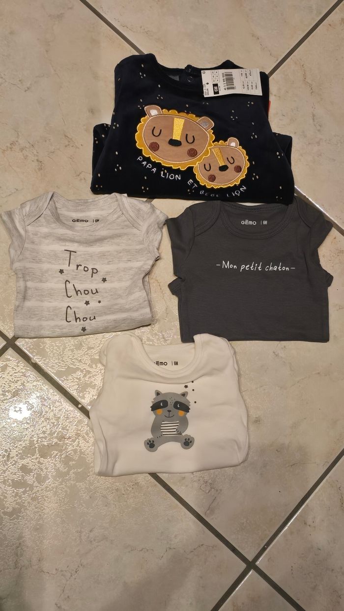 (Neufs non portés)🥰😍💙 lot bodies et pyjama 6mois Garçon 💙🥰😍 - photo numéro 2