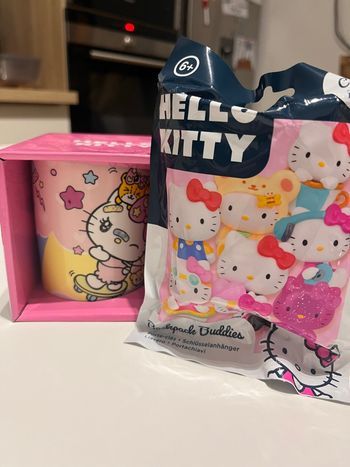 Mug « Hello Kitty » + porte clé