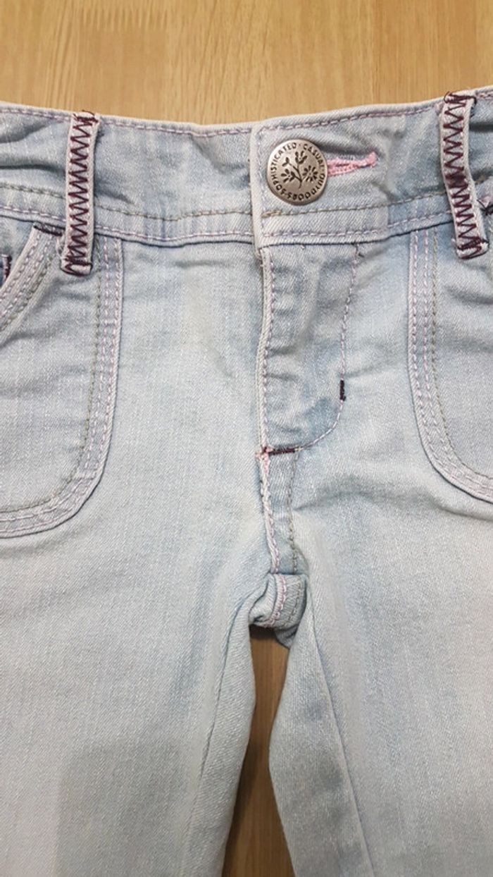 Jean bleu clair avec diamants 3 ans - photo numéro 2