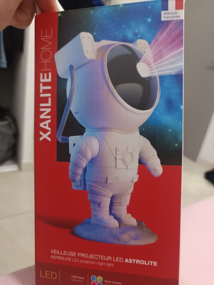 Veilleuse enfant astronaute