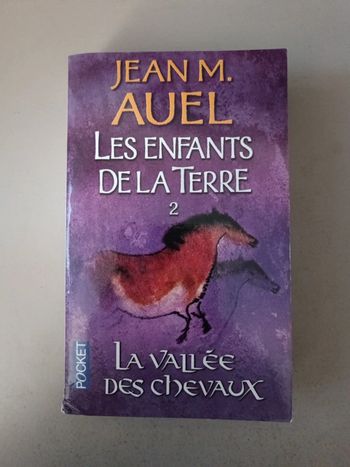 Jean M. Auel les enfants de la terre 2 la vallée des chevaux