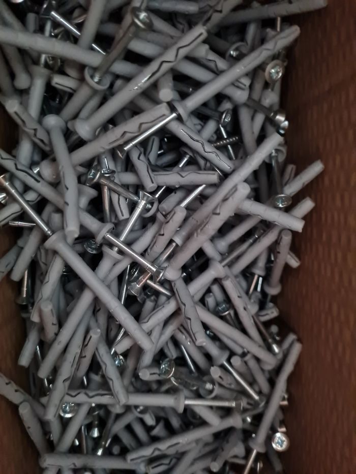 Lot de 611 chevilles frapper