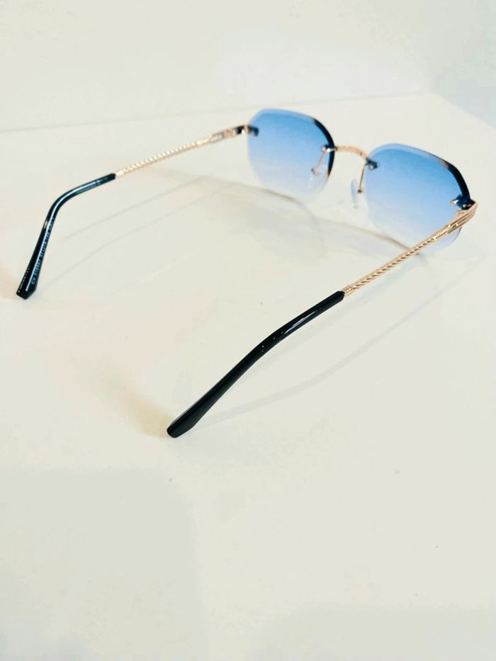 Lunette de soleil mixte percée dorée verres bleus dégradés UV protection catégorie 1 - photo numéro 4