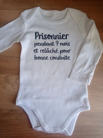 Body blanc manches longues 12mois prisonnier