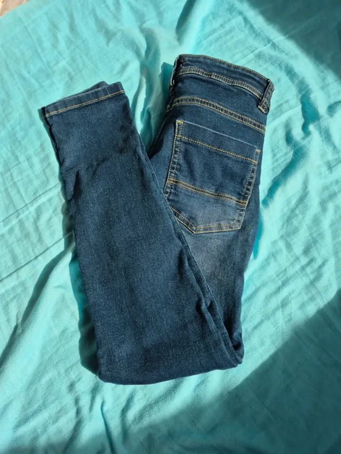 Jeans Neuf 12ans - photo numéro 2