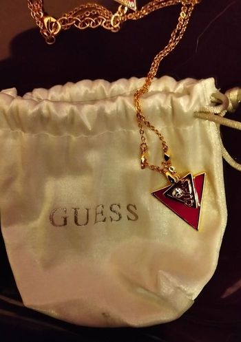 Collier doré Guess 
