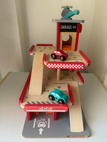 Garage en bois avec ascenseur Mini Matters