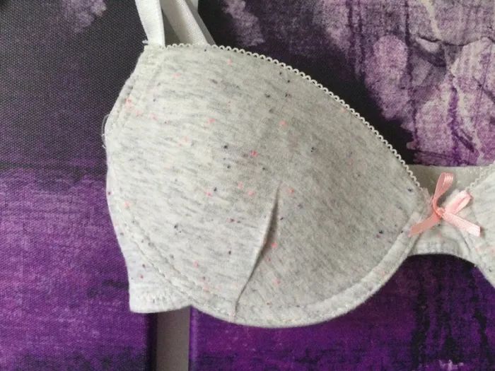 Soutien gorge quasi neuf 12 ans - photo numéro 3
