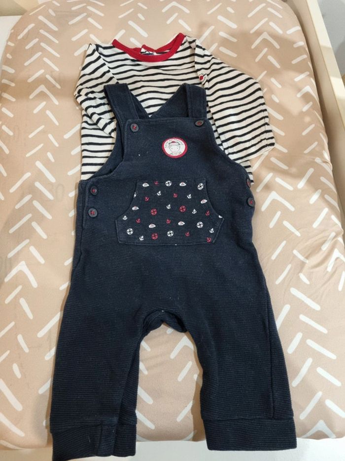 Ensemble terre de marins