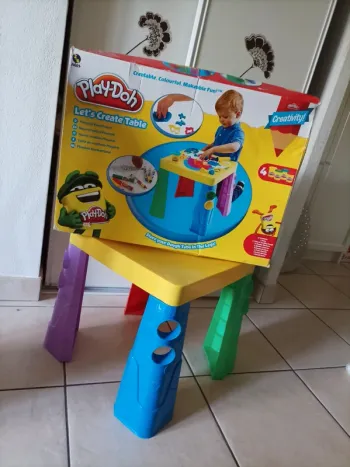 Table d'activités play doh