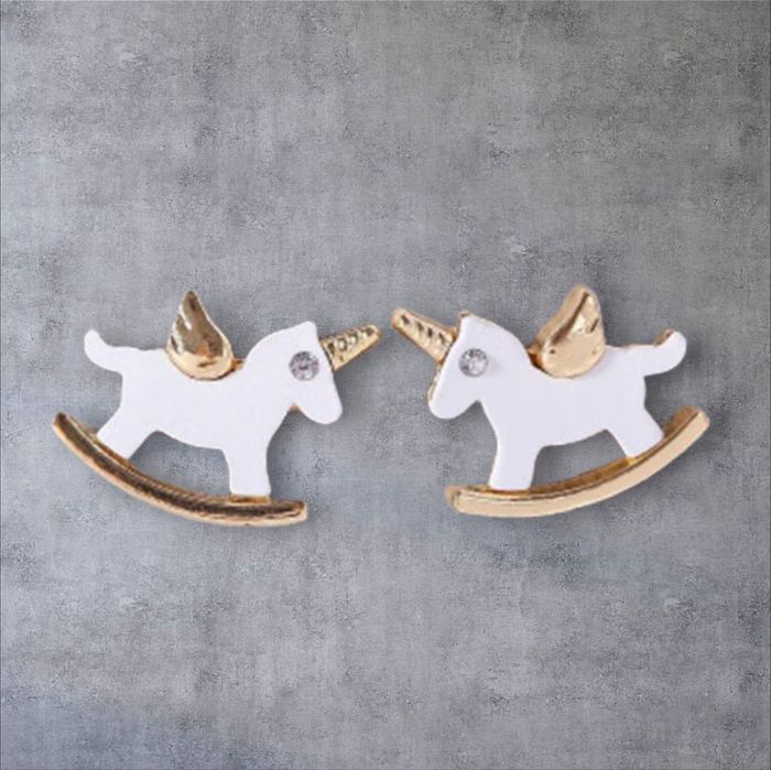 Clips d’oreilles licorne dorés et blancs - photo numéro 2