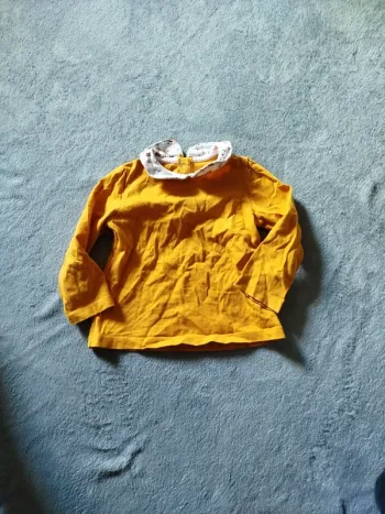 T-shirt col fleuri