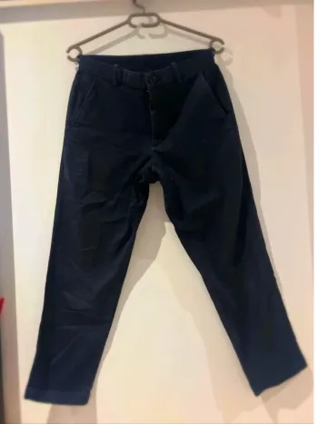 Pantalon uniqlo en  coton - taille s - court (88cm longueur)