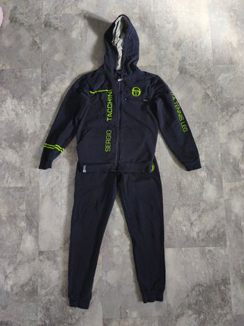 Survêtement bleu marine Sergio Tacchini taille 10 ans