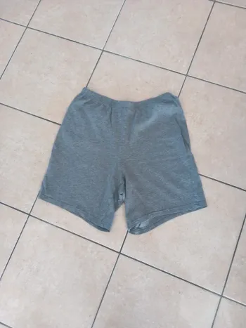 Short gris taille 14/15 ans Décathlon