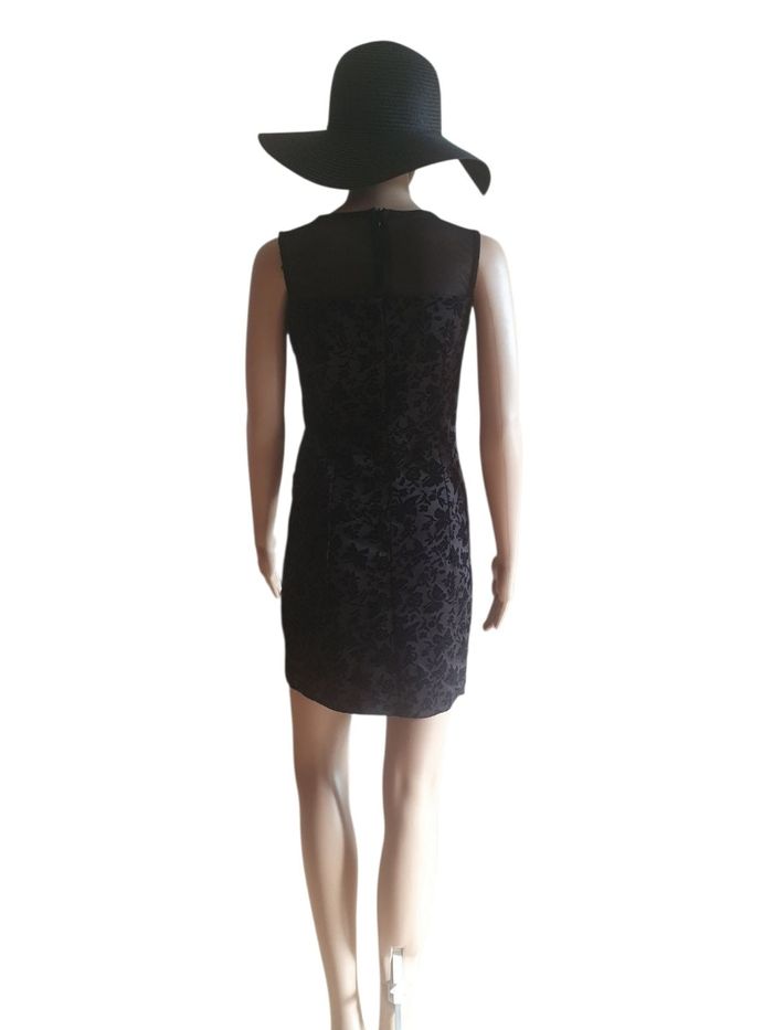 Petite Robe Noire de Soirée – Chic & Romantique – Made in Italy- Taille 38
- photo numéro 3