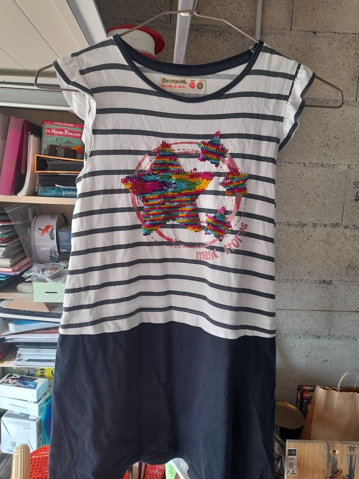 Jolie robe de chez desigual en 7-8ans