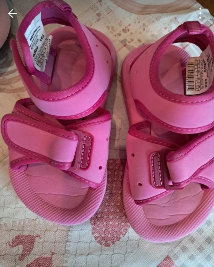Lot de chaussures taille 25 neuf et tbe - photo numéro 3