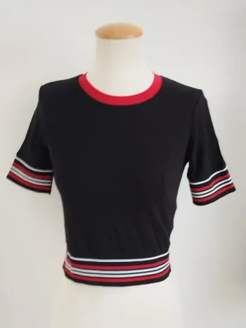 Crop top manches courtes noir et multicolore Jennyfer taille XS