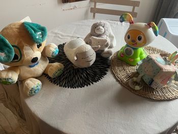 Lot de peluches d’éveil et peluches berceuses – Bon  état !