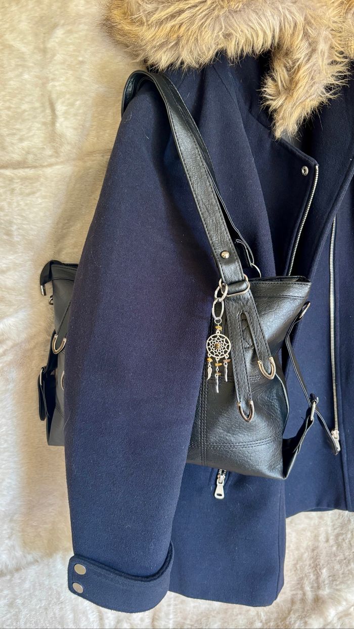 Élégance noir et esprit vintage pour ce sac tendance de saison neuf avec bijoux - photo numéro 4