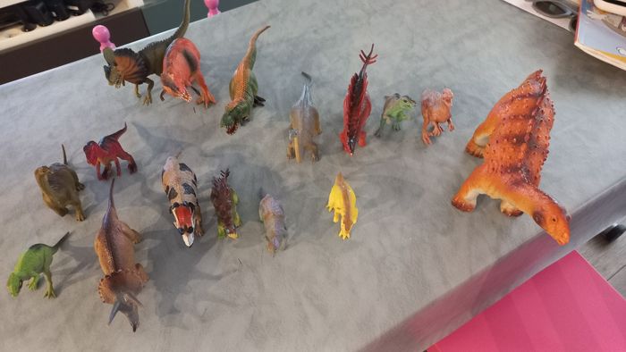 Lot de dinosaures - photo numéro 3